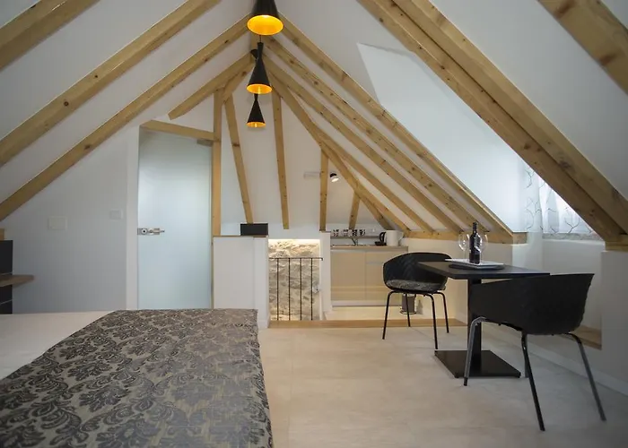 Situs Residence Split