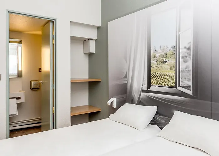 B&B HOTEL Bordeaux Mérignac Hôtel de Ville