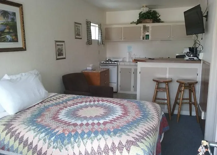 Bishop Village Motel