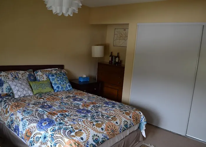 Bed And Breakfast In Hollywood Hills
