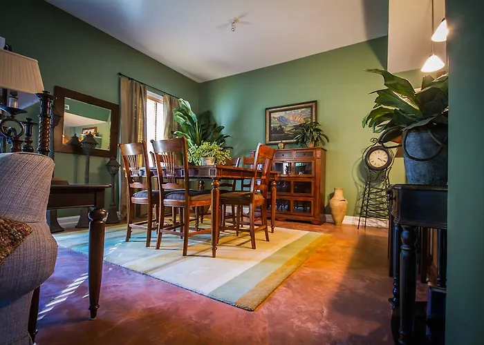 Posh, The Boutique Hotel At Biltmore Village