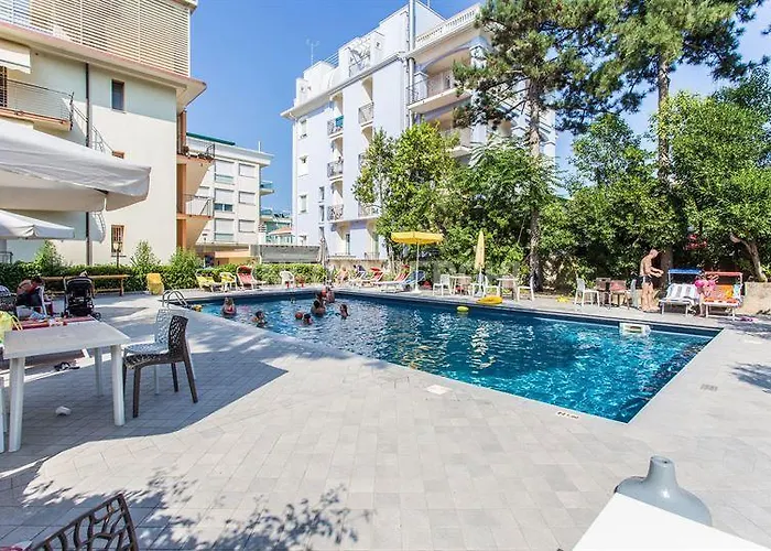 Club Hotel