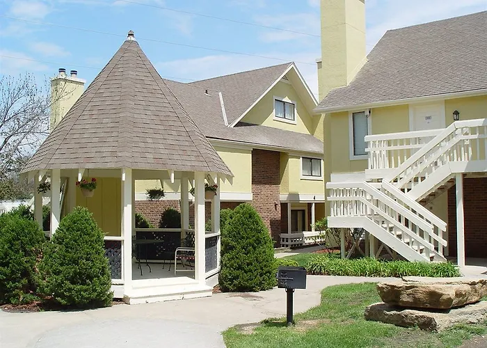 Cloverleaf Suites Kansas City Overland Park