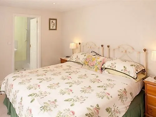 Yew Tree House - B&B