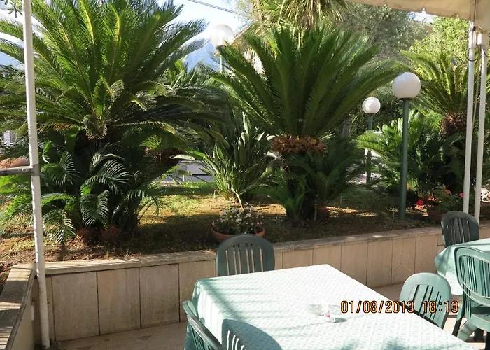 Albergo Little Garden Formia