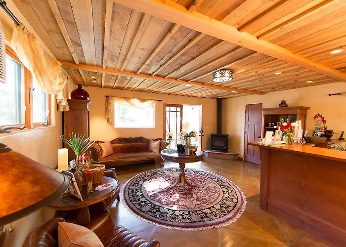 The Emerald Iguana Inn Ojai