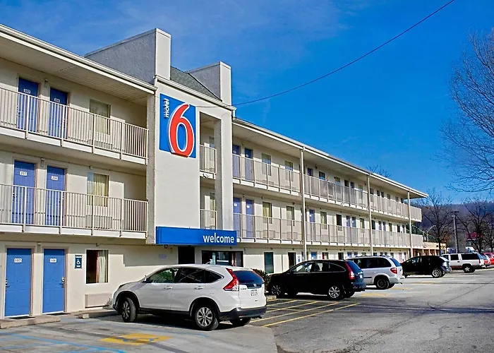 Days Inn By Wyndham Charleston Wv
