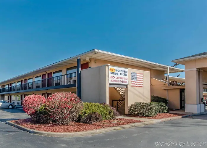Harrisville Hotels