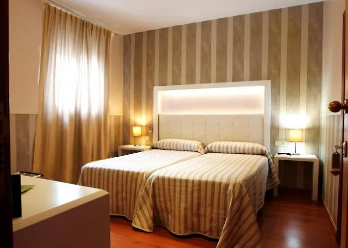 Hostal Paris San Fernando