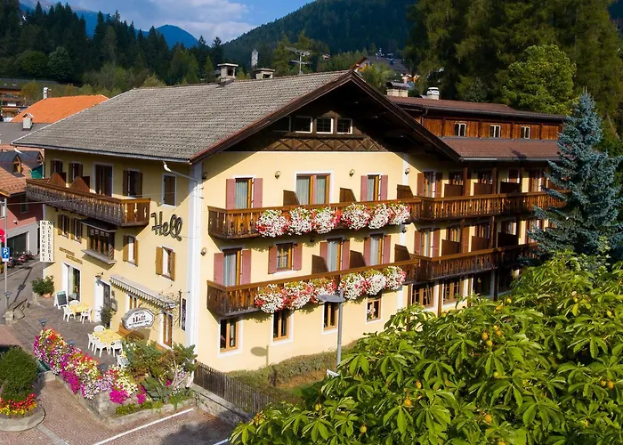 Hotel Hell Monguelfo-Tesido / Welsberg-Taisten