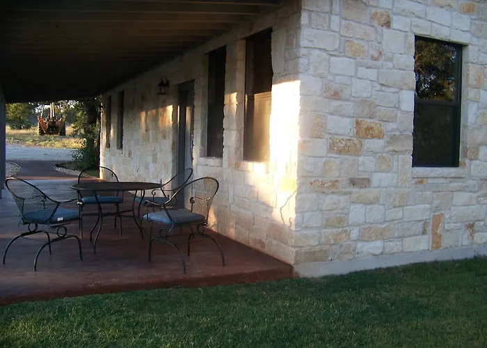 Breezy Hills Cottages - Hill Top Cottage Fredericksburg