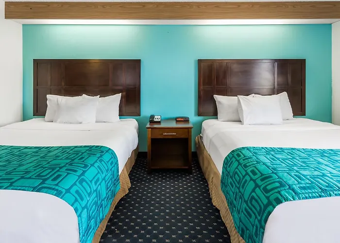 Howard Johnson By Wyndham Vancouver Hotel & Suites