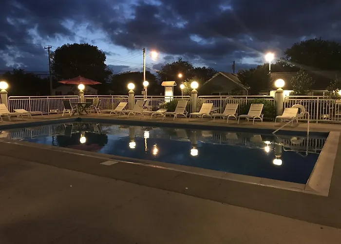 Cape Harbor Motor Inn