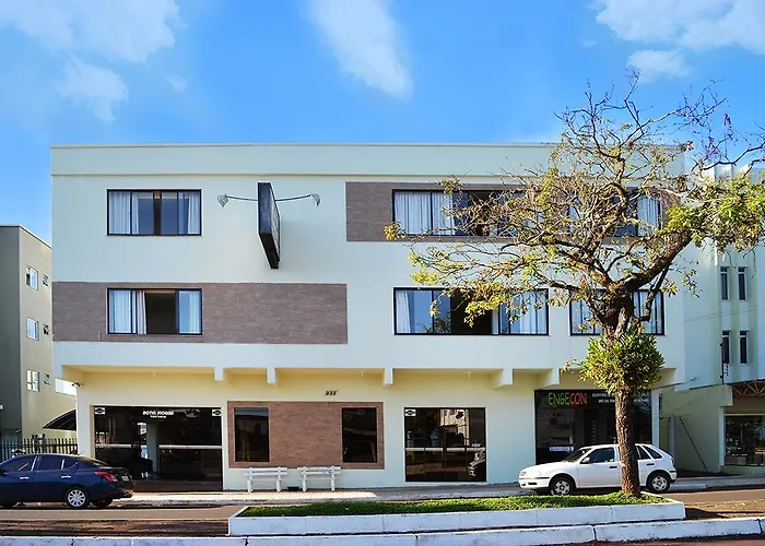 Hotéis de Pinhalzinho (Santa Catarina)