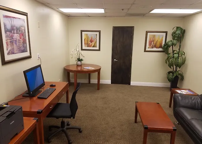 Days Inn & Suites By Wyndham Clermont