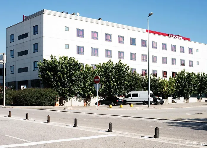 Hoteles en Santa Perpetua de Moguda