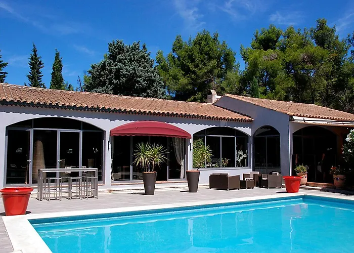 Hotel Les Mazets Des Roches Tarascon