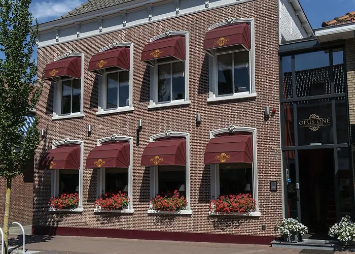 Hotels in Numansdorp