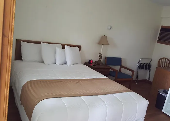 Budget Host Inn Detroit Lakes