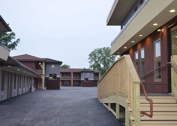 Aarya Hotel By Niagara Fashion Outlets Niagara Falls