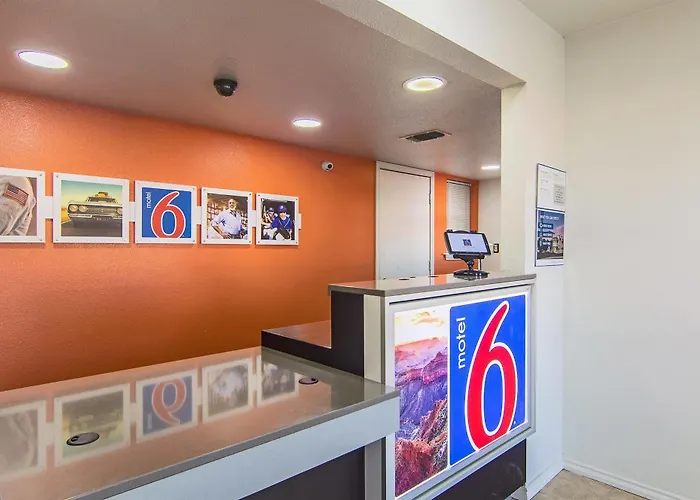 Motel 6-Paris, Tx