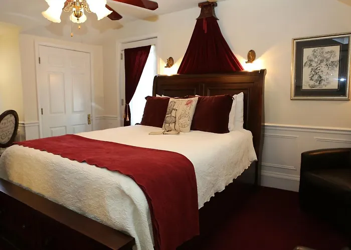 Martha'S Vineyard B & B South Haven