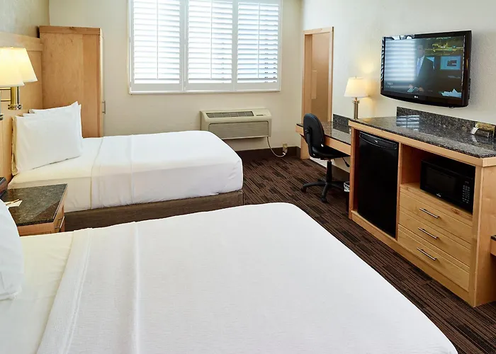 North Branch Hotels