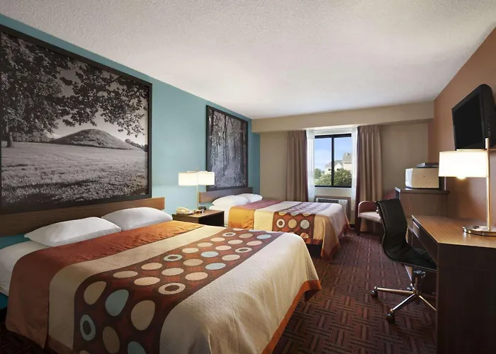Super 8 By Wyndham Collinsville St. Louis