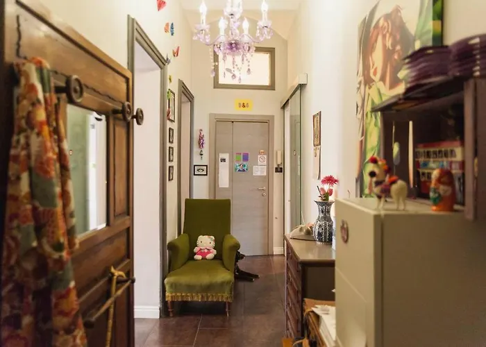 Casa Dani&Swing Bed&Books