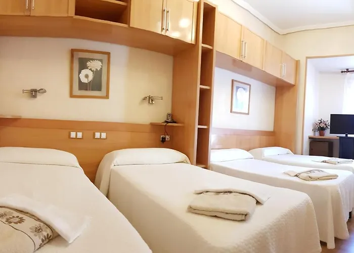 Hostal De La Torre Hostal Economico Valladolid