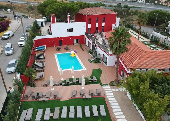 Hotéis em Charneca (Setubal)