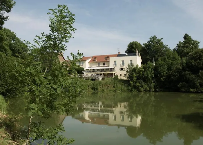 Magnac-Bourg Hotels