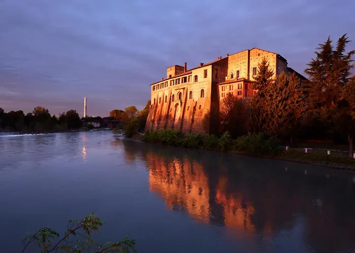 Hotel Castello Visconteo Cassano dʼAdda