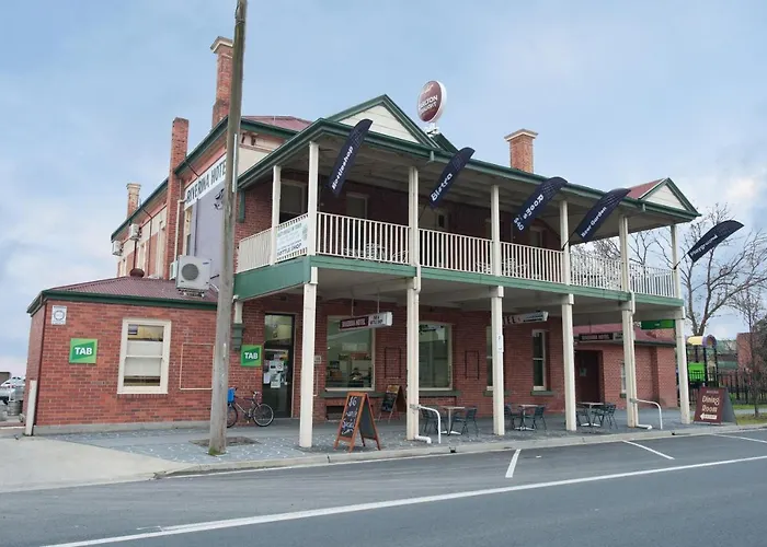 Riverina Hotel