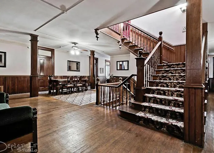 New Orleans Hotel Eureka Springs