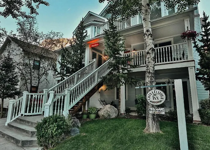 China Clipper Inn (Adults Only)
