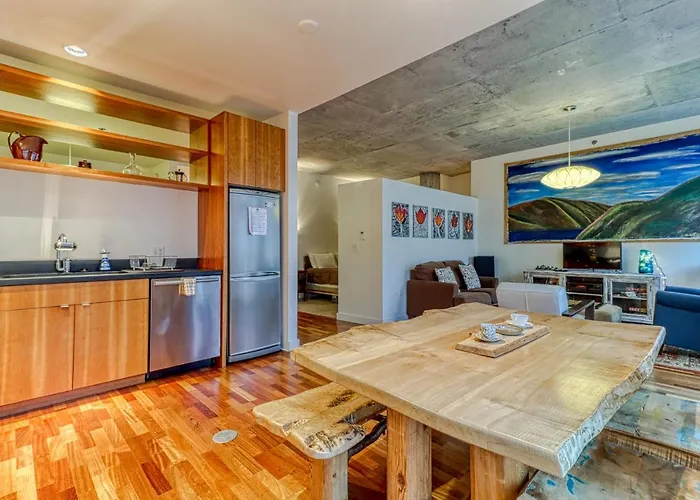 Hood River Hotels