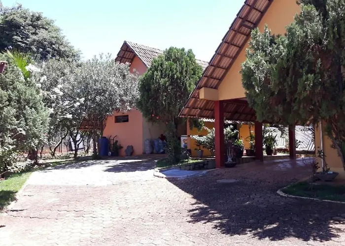 Hotéis de Paraopeba