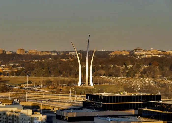Global Luxury Suites Near Pentagon City Arlington