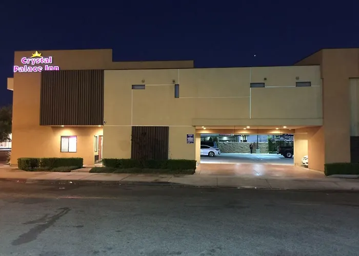 Maywood Hotels