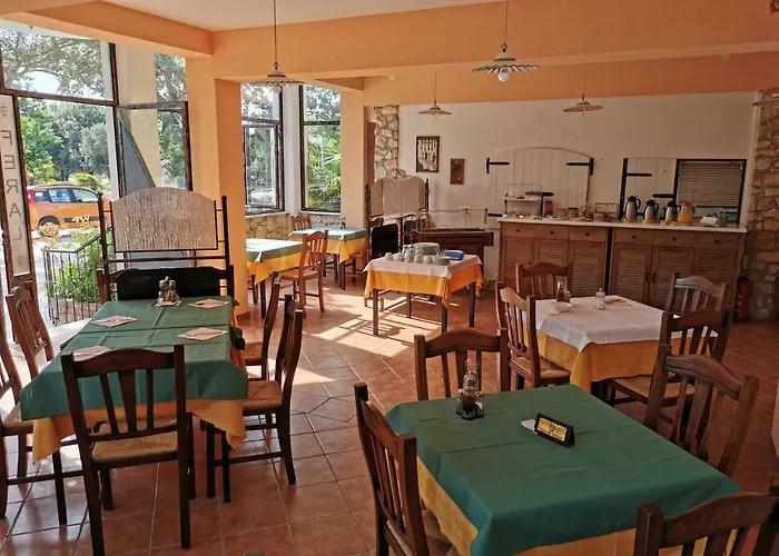 Rooms And Apartment Feral Rovinj