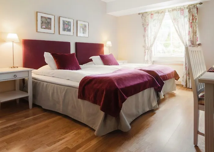 Hotels in Bro