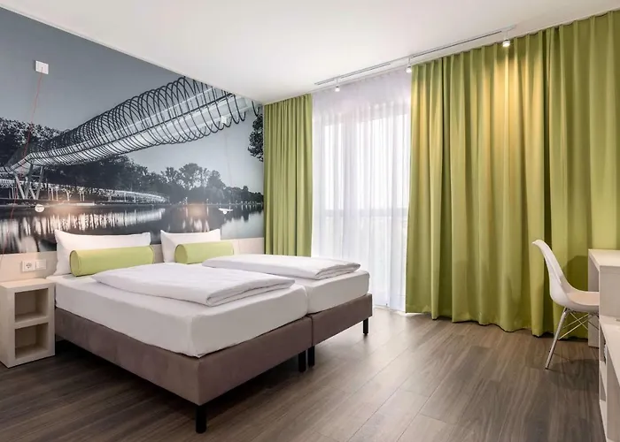 Super 8 By Wyndham Oberhausen Am Centro Hotel