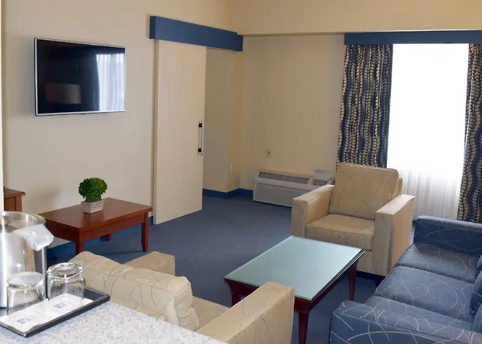 Umass Lowell Inn And Conference Center