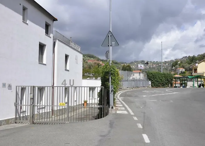 Bed&Breakfast 4U PARCHEGGIO INTERNO Chiavari
