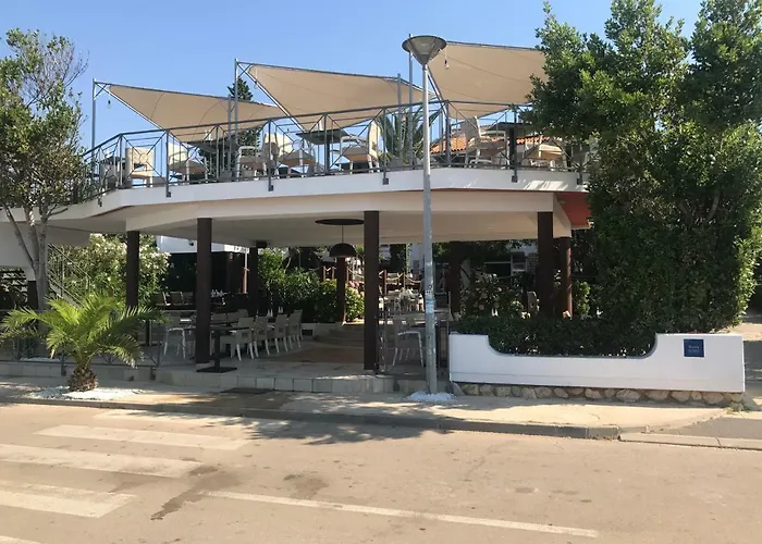 Guesthouse Punta Mira - Beachfront Novalja