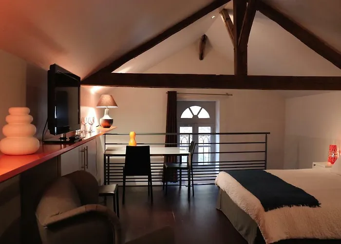 Bed and Breakfast Le Doyenne - Entree Autonome - Hypercentre à Le Mans
