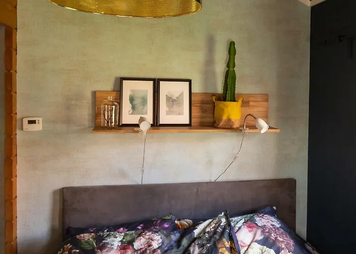 Onder De Kersenboom Bed and Breakfast Hilversum