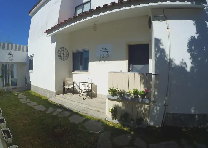Lisbon Waves Surf Lodge