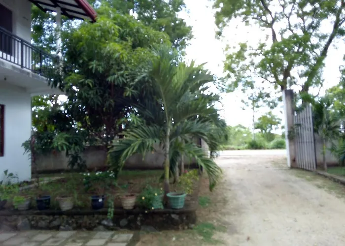 Hotel Gayan'S